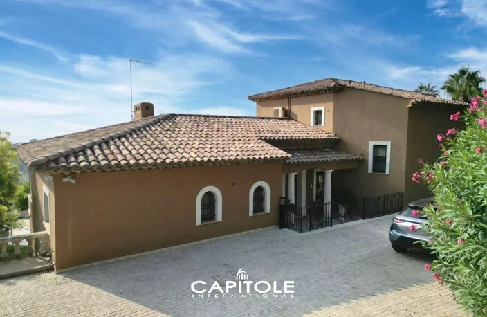Golfe Juan, villa provençale d'environ 400 m² de 8 pièces  en po — photo 3