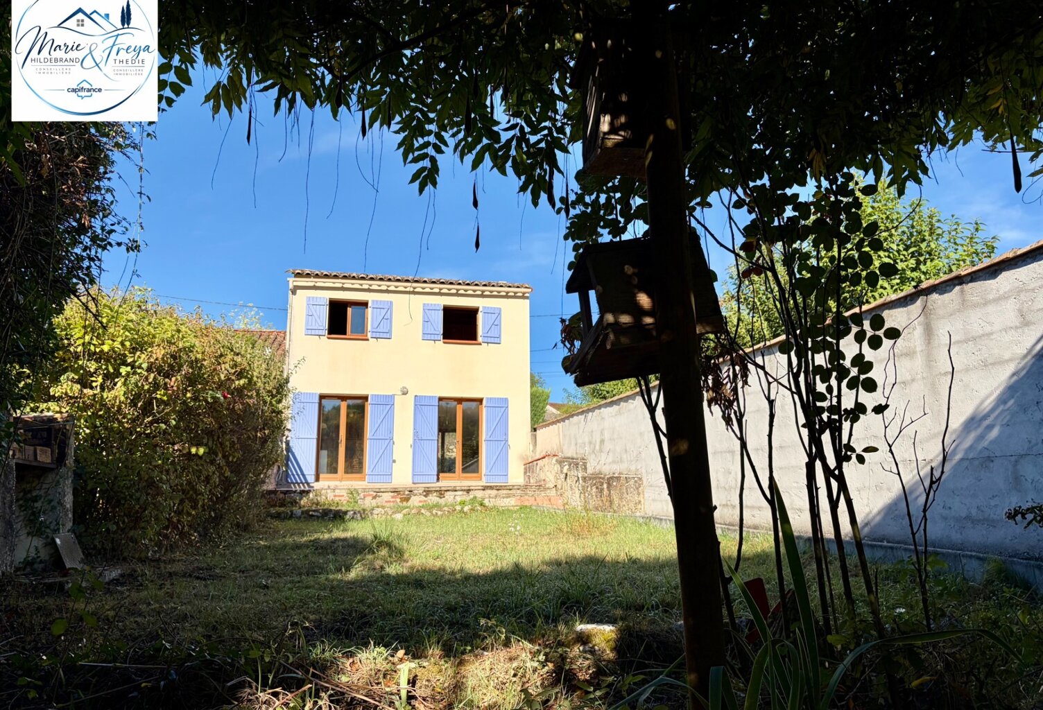 Maison avec jardin SANS VIS-À-VIS – centre village – 2 ch + bureau — photo 1