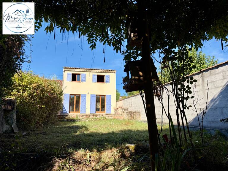 Maison avec jardin SANS VIS-À-VIS – centre village – 2 ch + bureau — photo 1