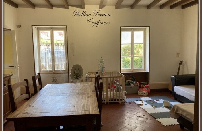 Maison familiale à rénover avec grand terrain arboré — photo 2