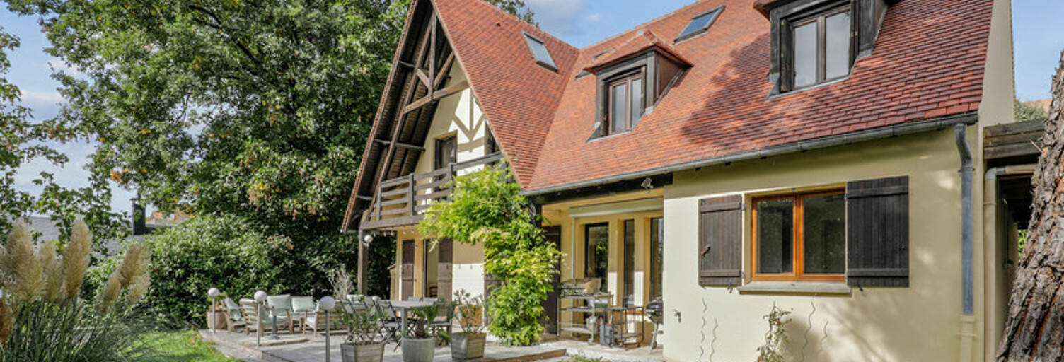 Maison 8 Pièces 181 m² à vendre à Vaucresson (92420)