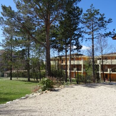 Appartement 3 pièces 1420 €