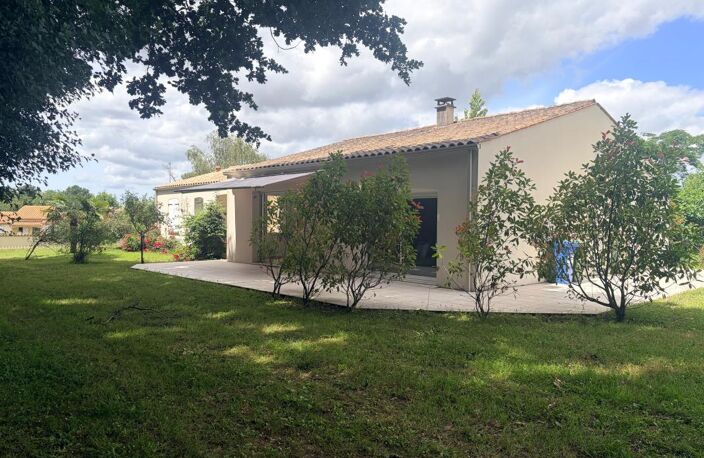 Maison lumineuse avec patio et environnement verdoyant — photo 4