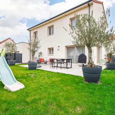 Maison 5 pièces 399900 €