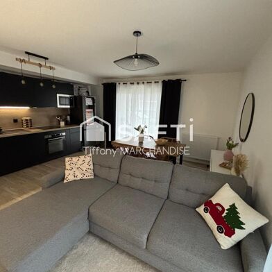 Appartement 3 pièces 240350 €