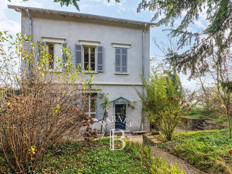 La Mulatière - Maison bourgeoise de 1900 - 6 chambres - Terrain de 823 m2 — photo 1