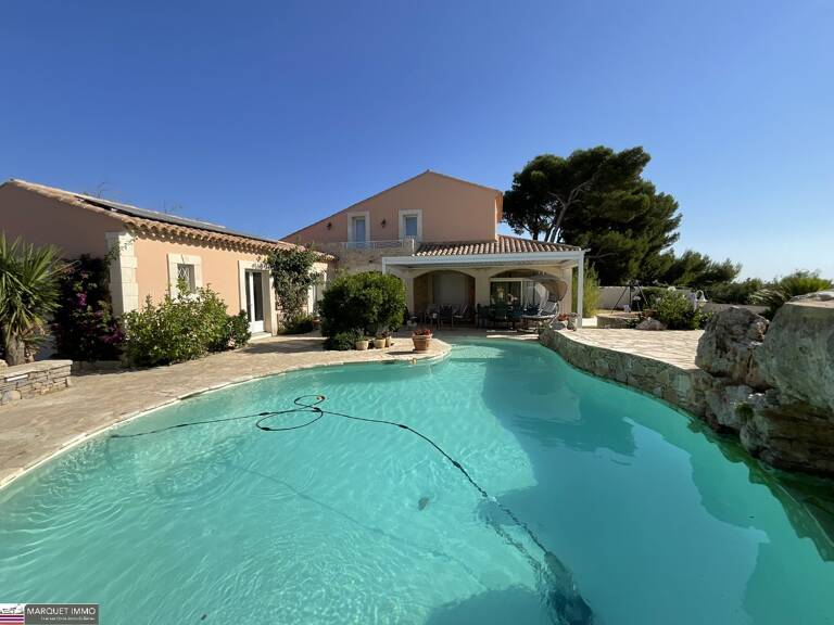 Villa — photo 1