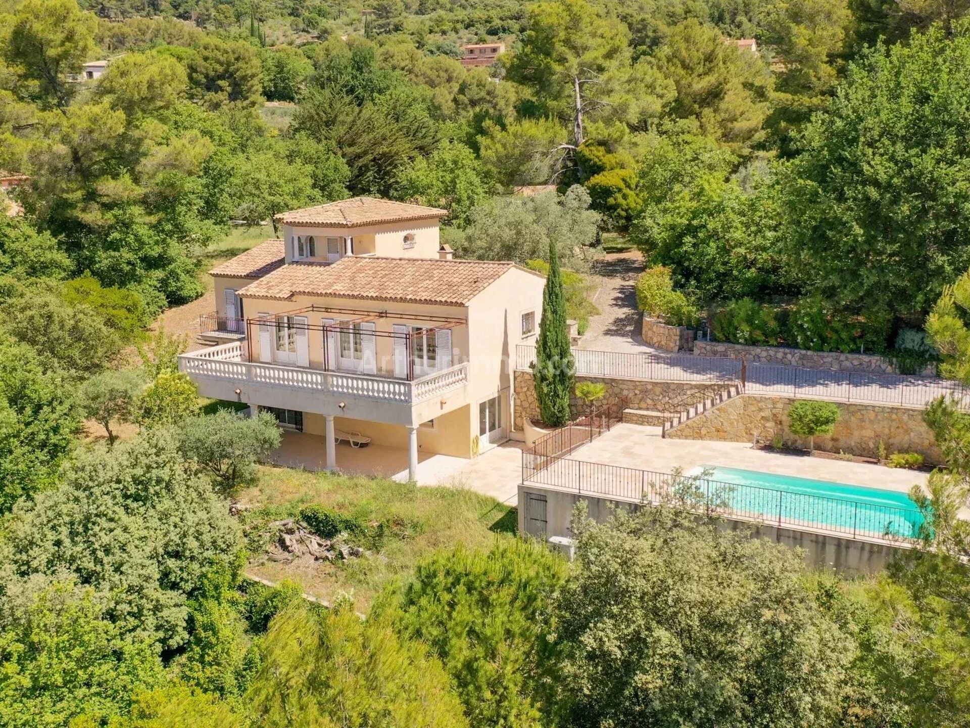Maison 8 pièces 264 m² · à Draguignan · 264 m² · 892 000 €