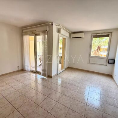 Appartement 1 pièces 822 €