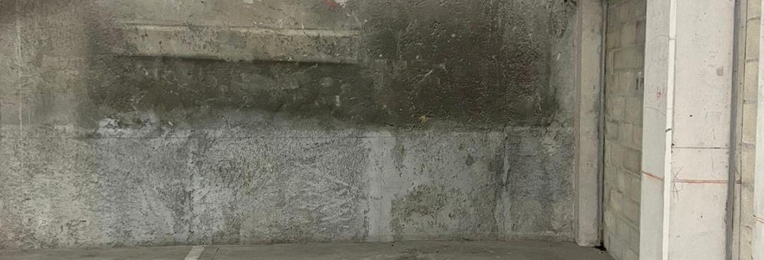 Garage   m² à louer à Marseille 5 (13005)