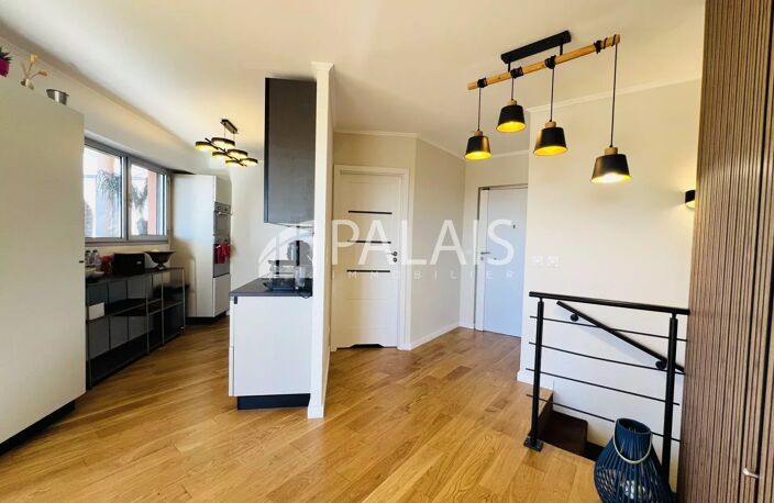 Port de Nice – Duplex d’exception au dernier étage avec terrasses et vue mer — photo 2