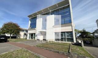 Bureau  473 m² à louer à Bron (69500)