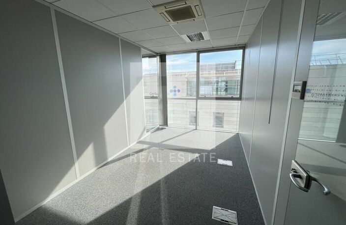 BUREAUX à LOUER — photo 2