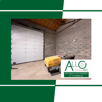 Local industriel  930 €