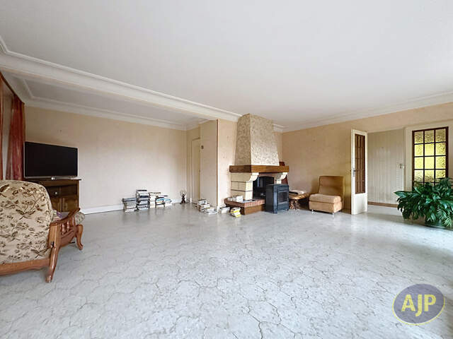 Maison 123 m² proche commerces — photo du bien