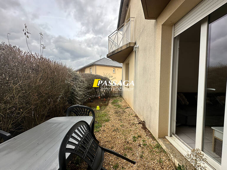 A VENDRE - Appartement type 3 avec parking -  LAISSAC — photo 1