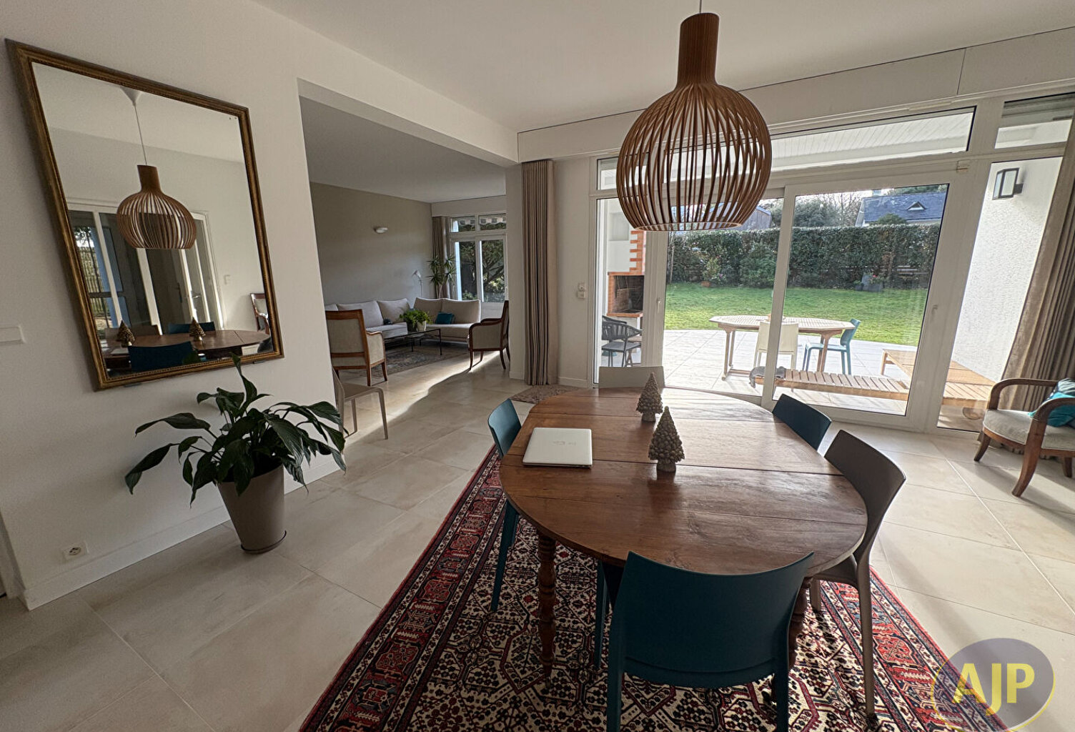 Maison de standing de 260m². — photo 1