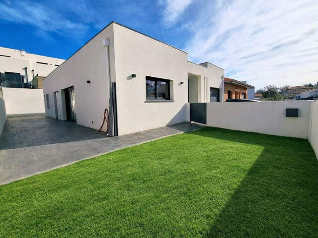Perpignan, Villa plain pied 3 faces de Type 4 avec garage et jardin — photo du bien