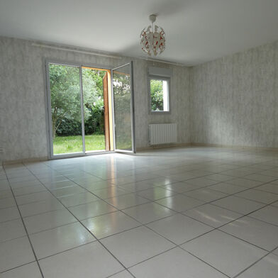 Maison 4 pièces 984 €