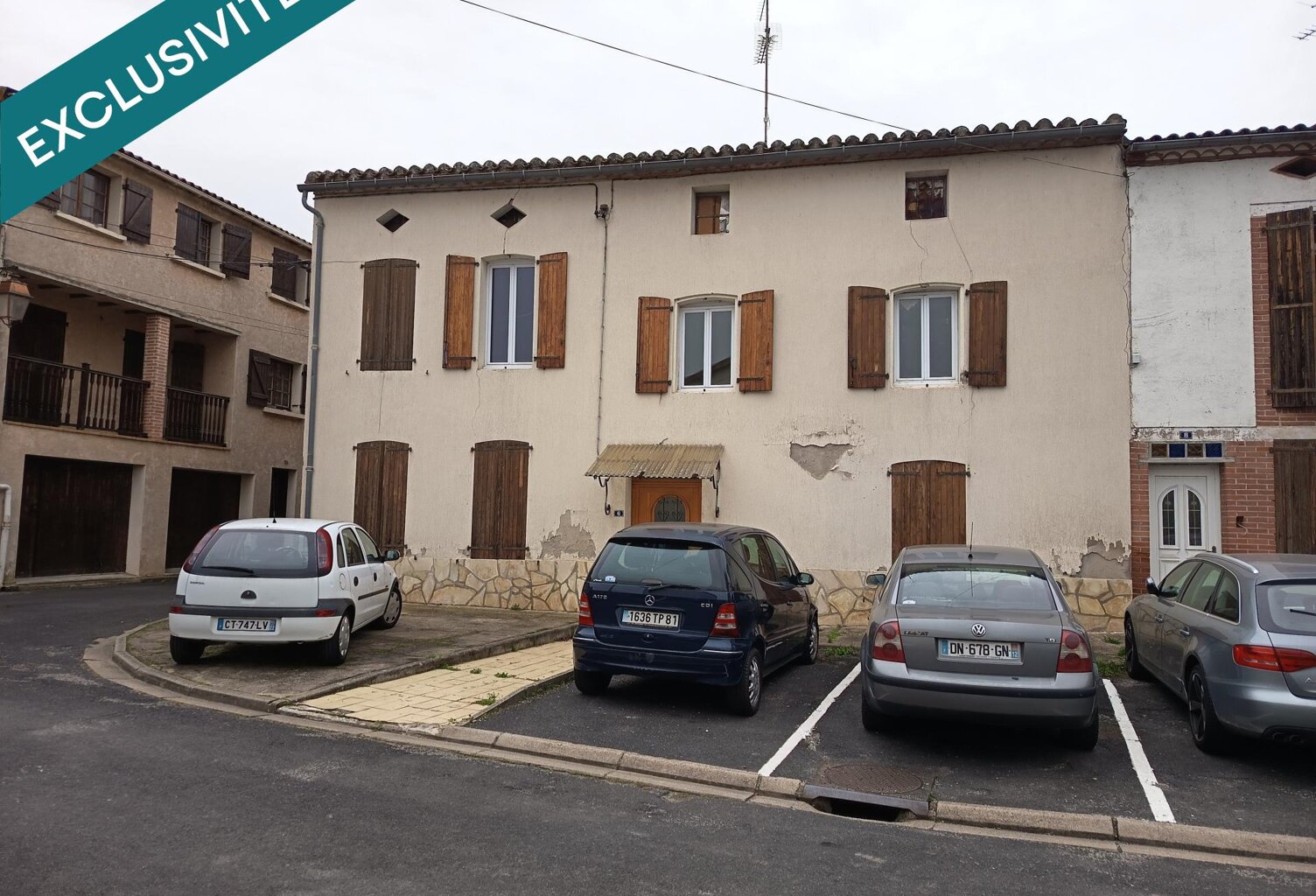 Centre Lescure, investissement, Immeuble d'environ 220m², places de parking — photo 1