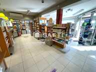 Local commercial 190m² avec parking et habitation 131m² — photo 3