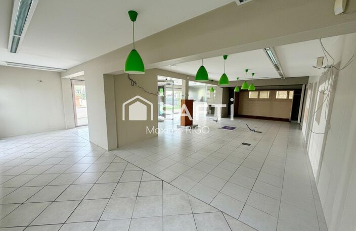 Local commercial 190m² avec parking et habitation 131m² — photo 5