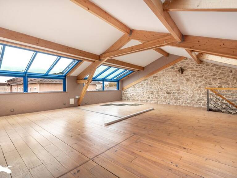 Maison en pierre de 4 pièces principales — photo 1