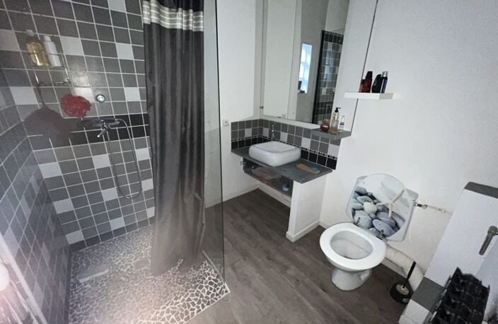 Vente maison 7 pièces 207 m² Decazeville (12300) — photo 2