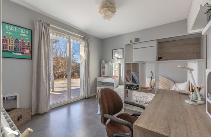 Contemporaine de 5 pièces principales — photo 4