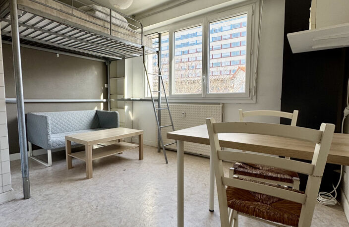 CHAUFFAGE COMPRIS - STUDIO MEUBLÉ - IDÉAL ÉTUDIANT — photo 2