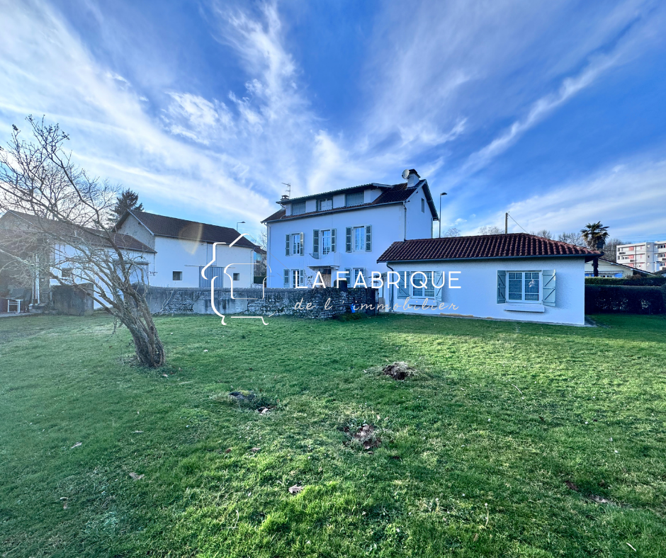 Villa / Maison  T8 à vendre Pau 64000