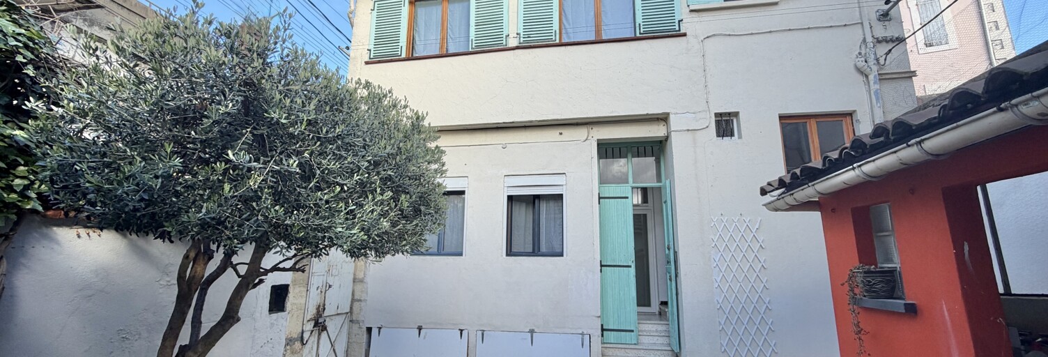 Immeuble  143 m² à vendre à Nîmes (30000)