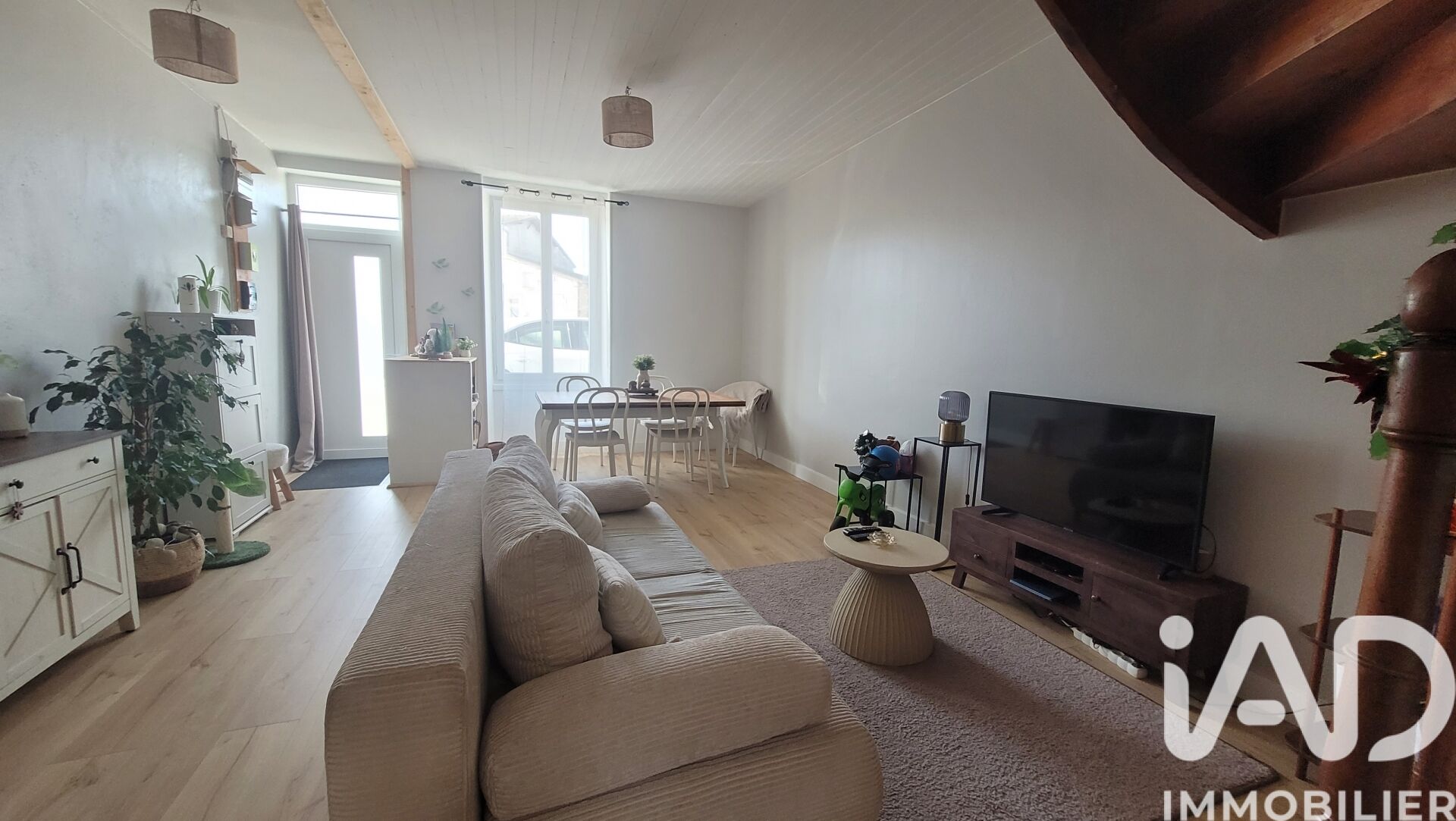 Montlieu-La-Garde - 80m² - 4p. - 2ch.