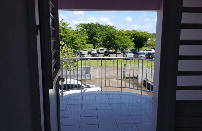 RIVIERE SALEE / Joli appartement T3 + parking — photo 3