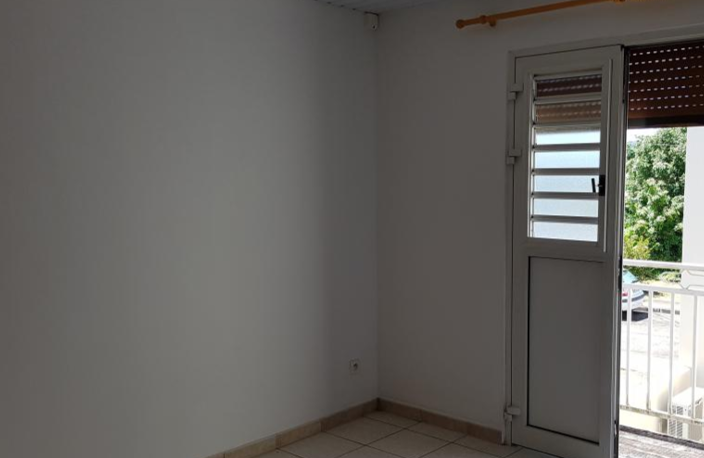 RIVIERE SALEE / Joli appartement T3 + parking — photo 4