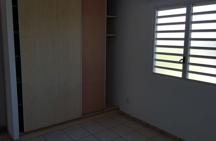 RIVIERE SALEE / Joli appartement T3 + parking — photo 5