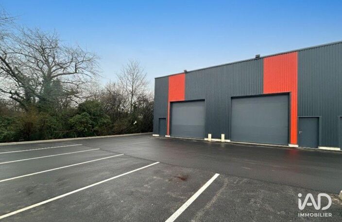 Location Local d'activités 300 m&sup2; — photo 2