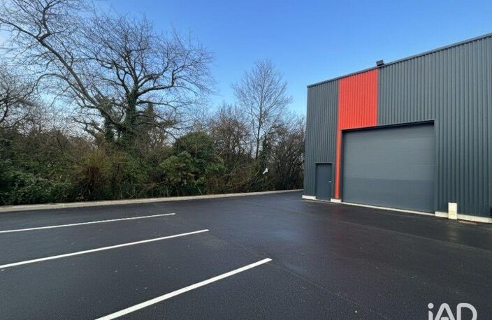 Location Local d'activités 150 m&sup2; — photo 2