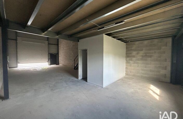 Location Local d'activités 150 m&sup2; — photo 3