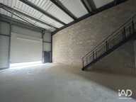 Location Local d'activités 150 m&sup2; — photo 4