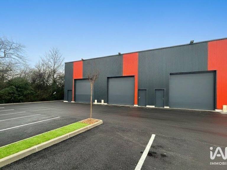 Location Local d'activités 450 m&sup2; — photo 1