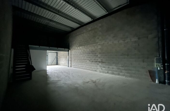 Location Local d'activités 450 m&sup2; — photo 3