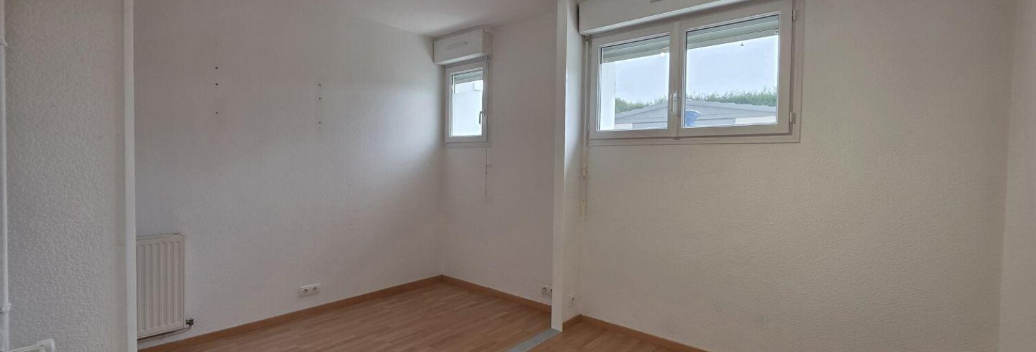 Bureau  10 m² à louer à Lourdes (65100)