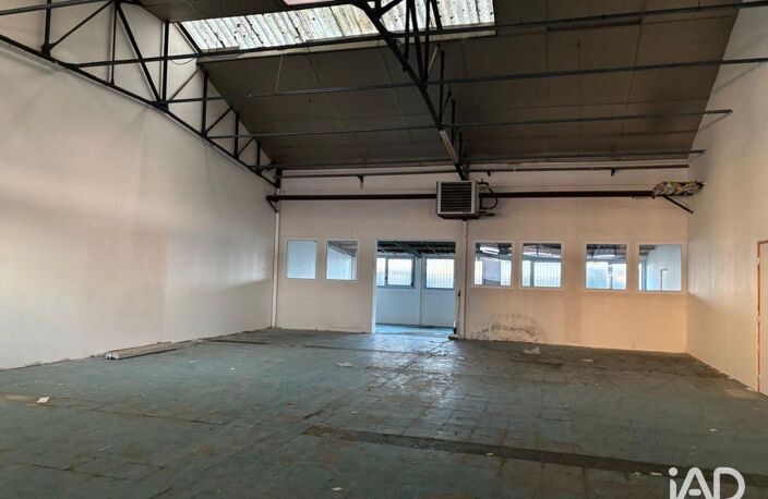 Location Local d'activités 202 m&sup2; — photo 3