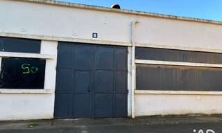 Commerce  525 m² à louer à Le Mesnil-Saint-Denis (78320)