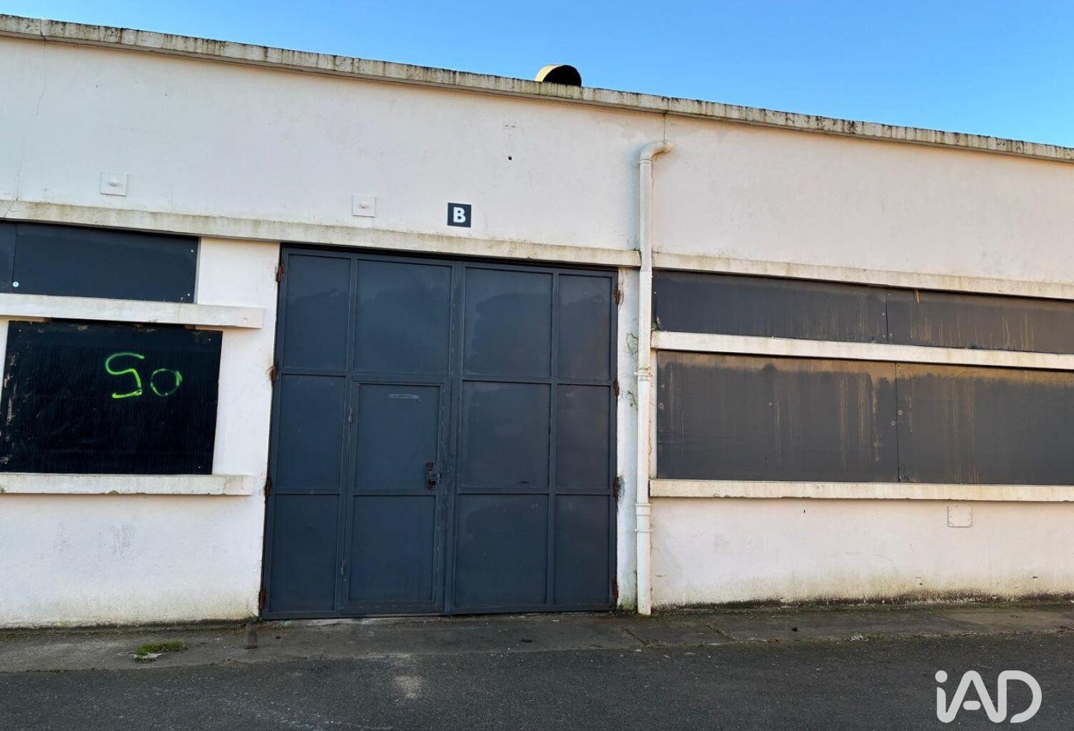Location Local d'activités 525 m&sup2; — photo 1