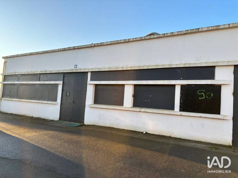Location Local d'activités 320 m&sup2; — photo 1