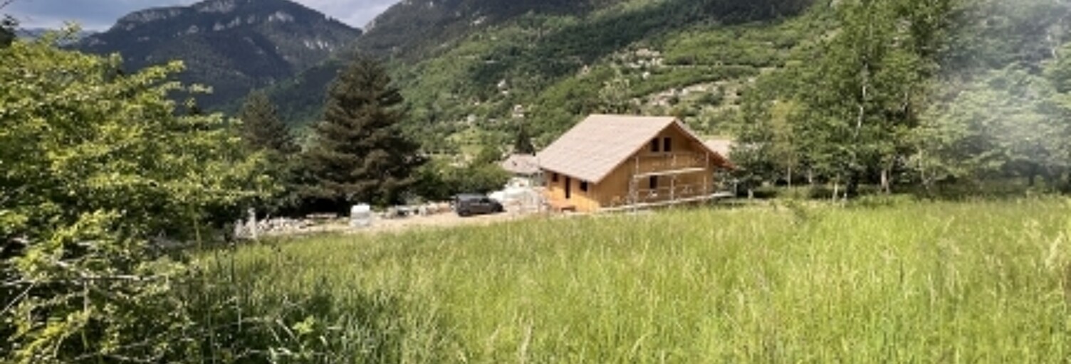 Terrain  1237 m² à vendre à Saint-Martin-Vésubie (06450)