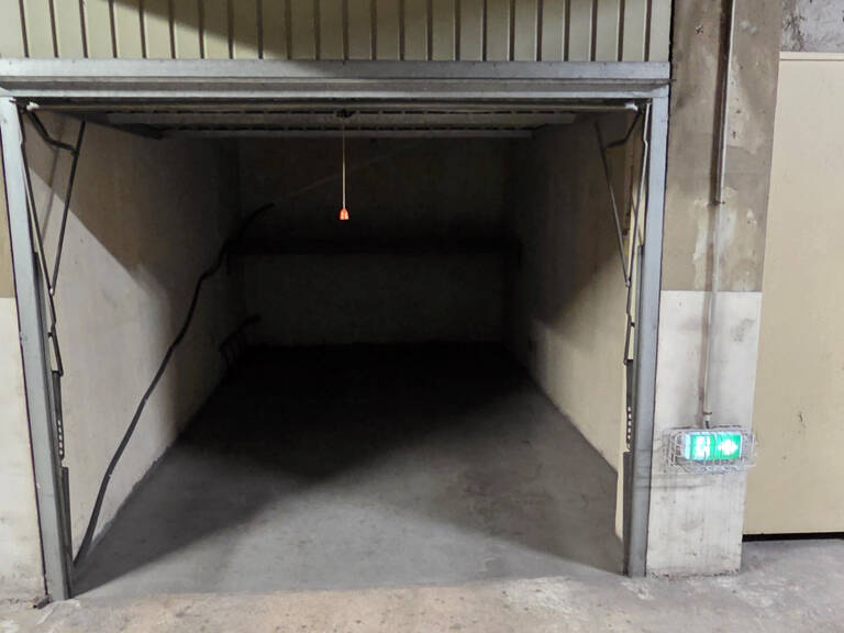 GARAGE  CENTRE CANNES — photo 1