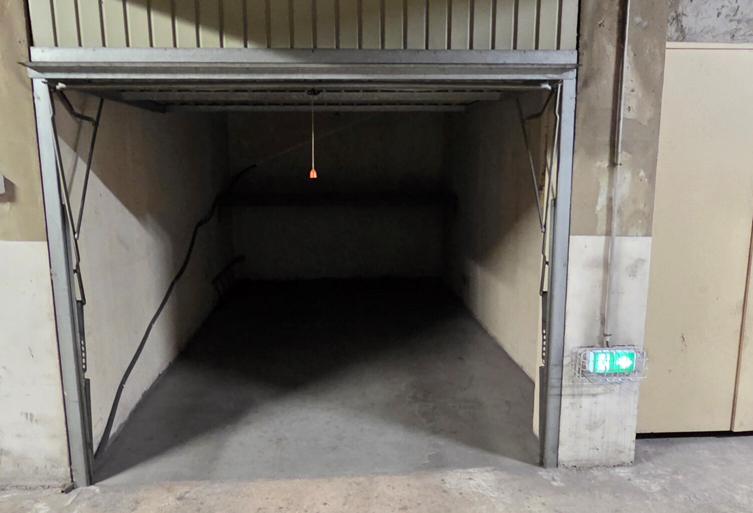 GARAGE  CENTRE CANNES — photo 1